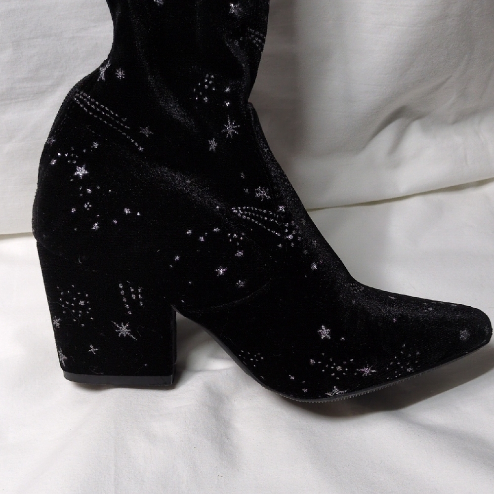 Black Velvet Star-Embellished Women's Block Heel Boots